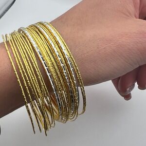 Bangle Bracelet Stack Lot Silver & Gold Tone Metal 20+‎ Pieces Costume Jewelry